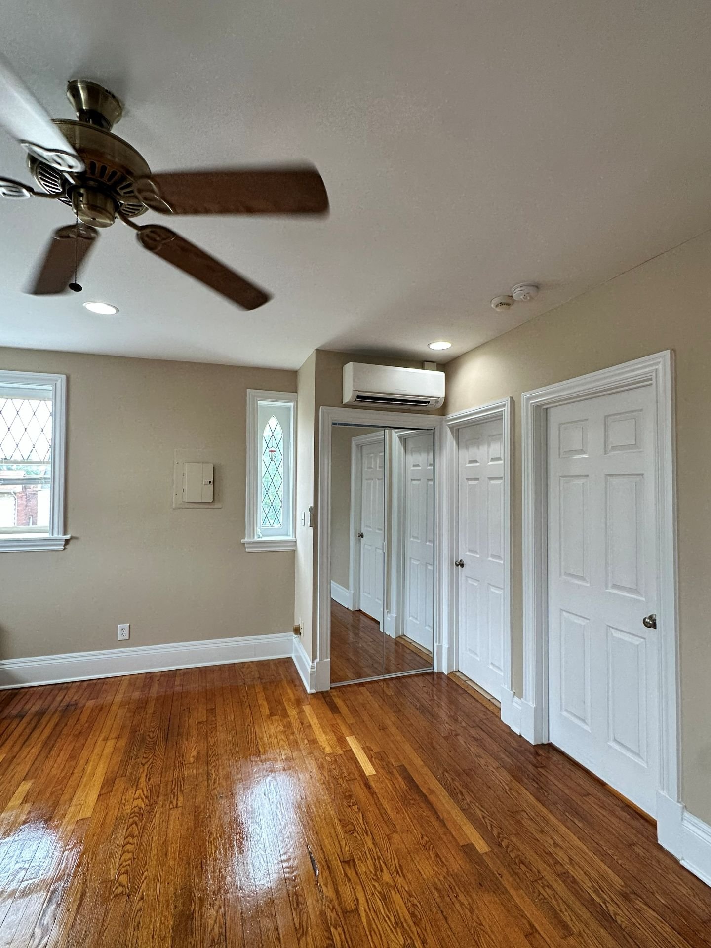 Unit 4236-3N — hallway and closets