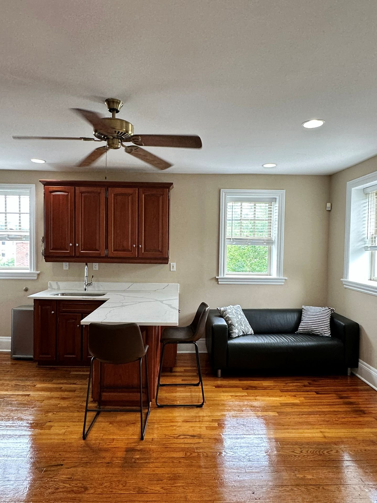 Unit 4236-3N — kitchen and living area, alternate view