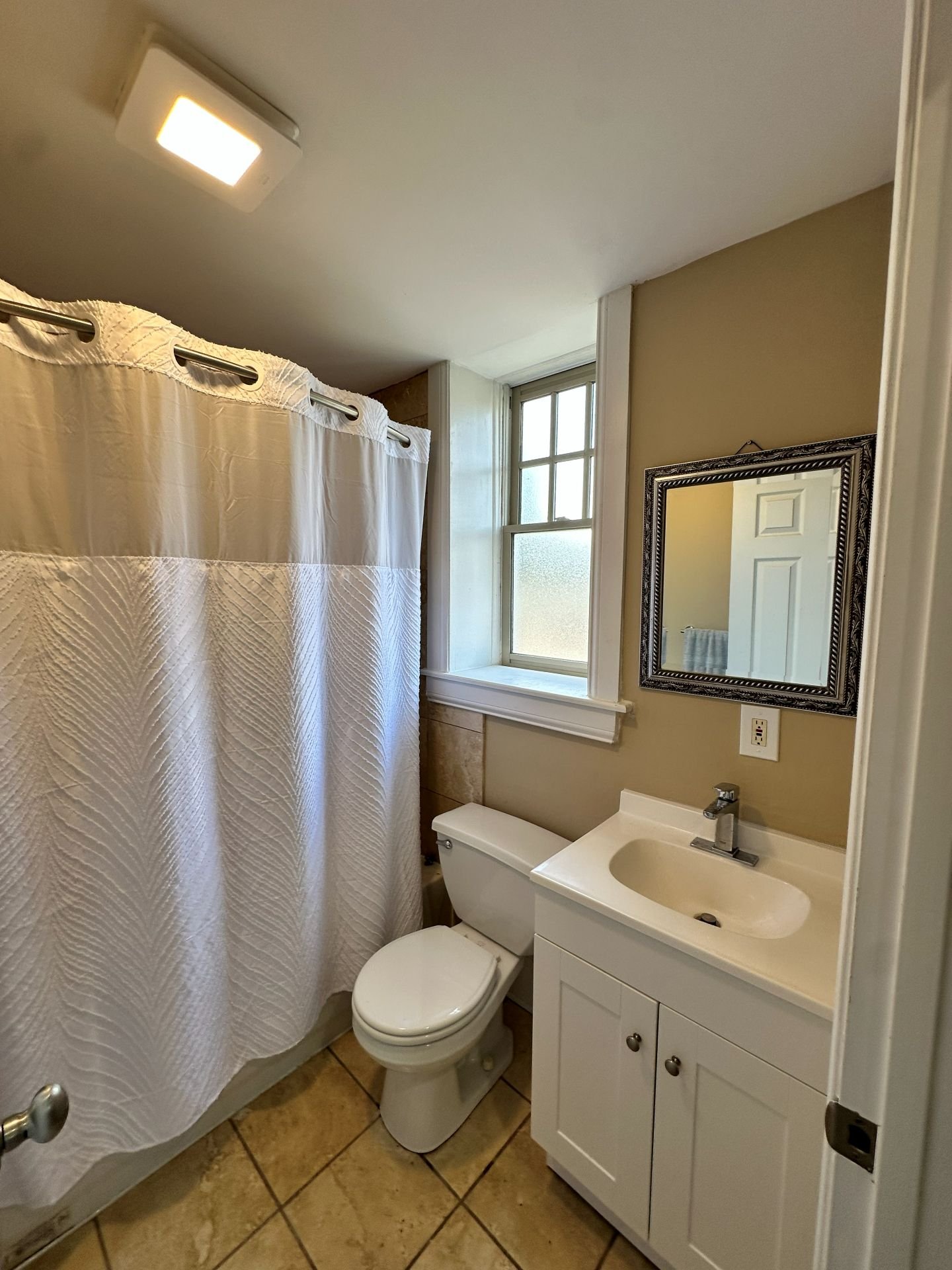Unit 4238-1S — bathroom