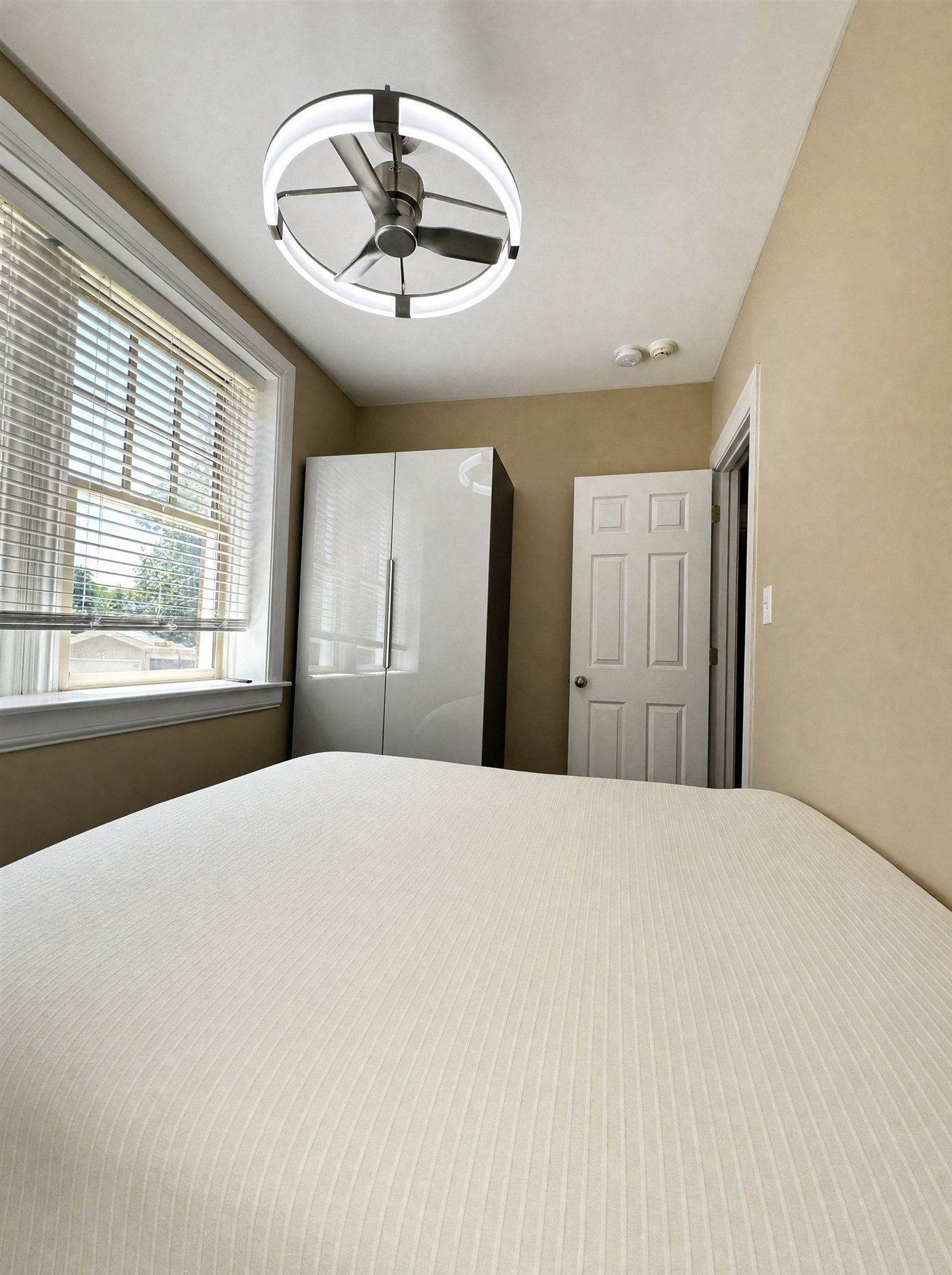 Unit 4238-1S — bedroom, alternate view